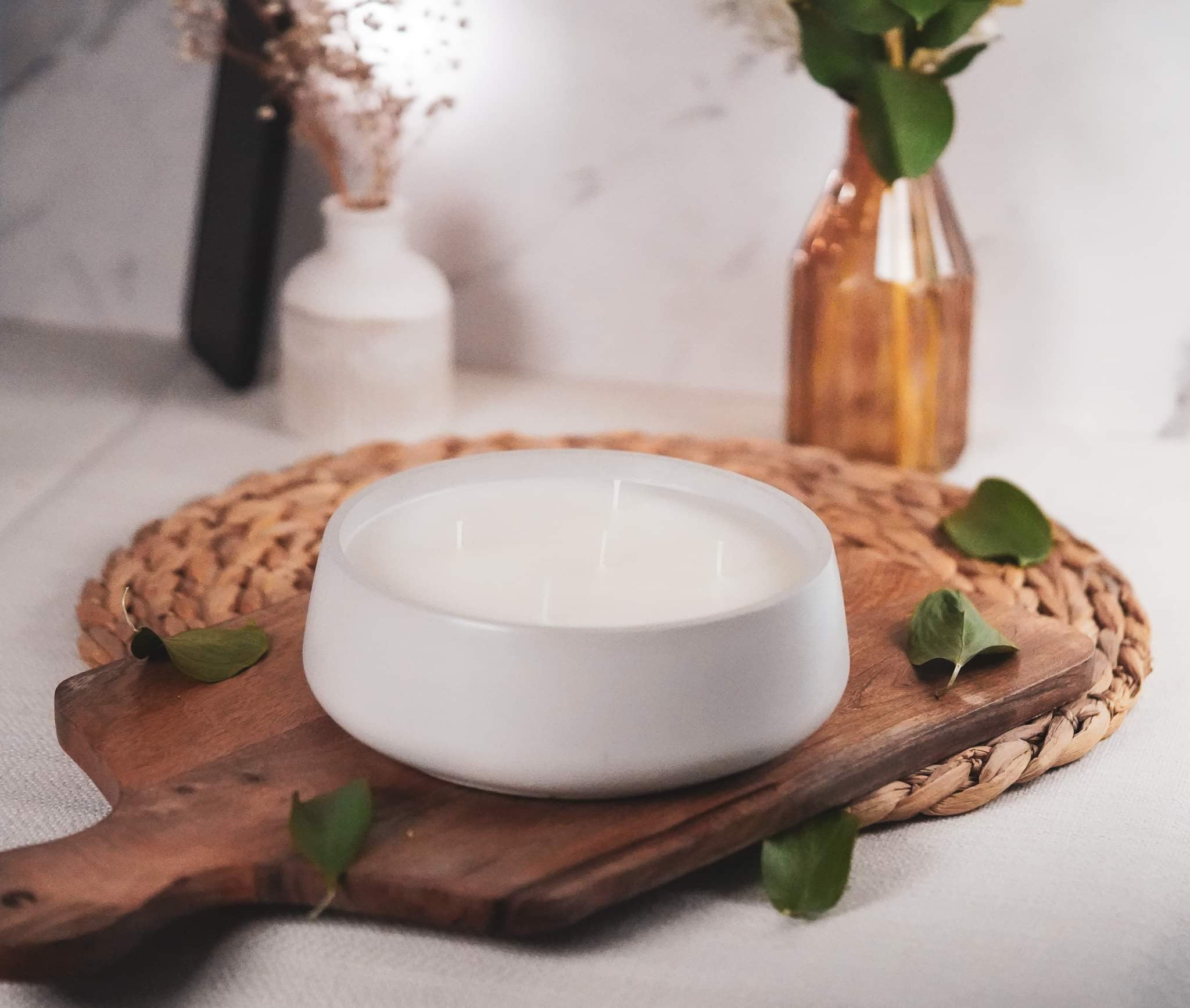 Elegant 4-Wick Stone Candle Bowl - Customizable Scent for Home